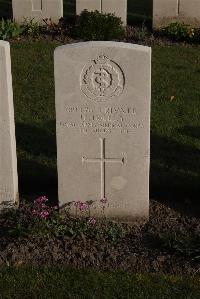 Coxyde Military Cemetery - Holley, Harry