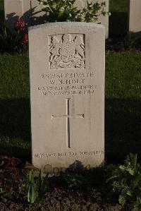 Coxyde Military Cemetery - Holt, William Nelson