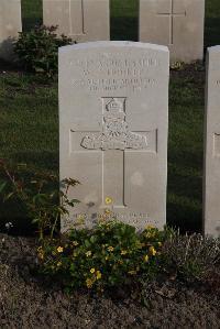 Coxyde Military Cemetery - Hooker, W C