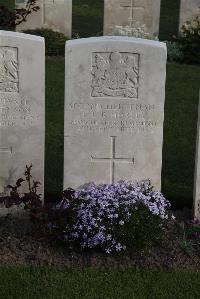 Coxyde Military Cemetery - Horley, E L R