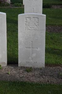 Coxyde Military Cemetery - Hothersall, William