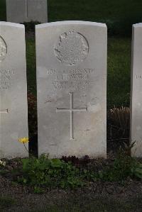 Coxyde Military Cemetery - Howard, J