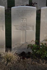 Coxyde Military Cemetery - Howell, Frederick William