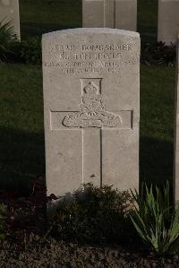 Coxyde Military Cemetery - Hoyle, Milton