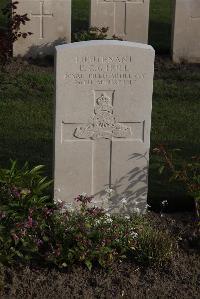 Coxyde Military Cemetery - Hull, E C G