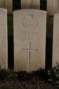 Coxyde Military Cemetery - Hulme, Thomas Ernest