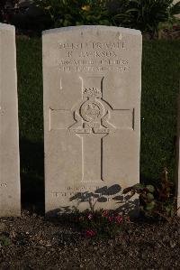 Coxyde Military Cemetery - Jackson, Robert