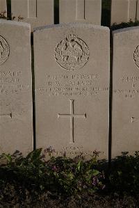 Coxyde Military Cemetery - Jackson, R W