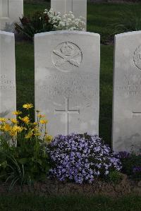 Coxyde Military Cemetery - James, Walter