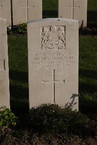 Coxyde Military Cemetery - Johnson, Henry