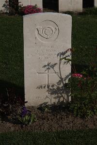 Coxyde Military Cemetery - Jones, Richard Alfred