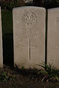 Coxyde Military Cemetery - Jones, William