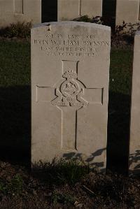 Coxyde Military Cemetery - Joynson, John William