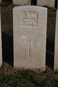 Coxyde Military Cemetery - Kay, William