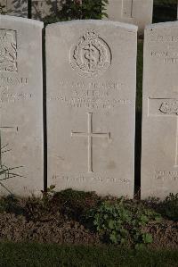 Coxyde Military Cemetery - Keech, Albert