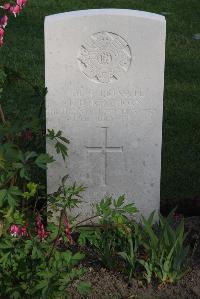 Coxyde Military Cemetery - Kinghorn, T H