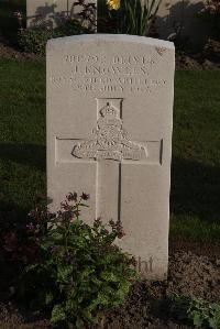 Coxyde Military Cemetery - Knowles, John