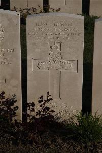 Coxyde Military Cemetery - Knowles, Thomas