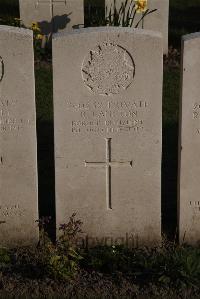 Coxyde Military Cemetery - Langton, R