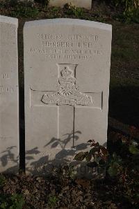 Coxyde Military Cemetery - Lee, Herbert