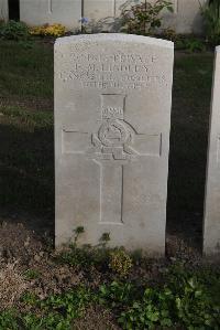 Coxyde Military Cemetery - Lindley, F M