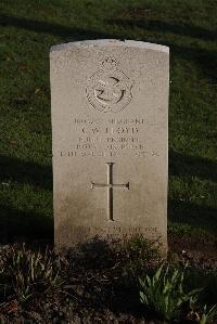 Coxyde Military Cemetery - Lloyd, Cyril William