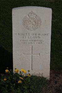 Coxyde Military Cemetery - Lloyd, Herbert