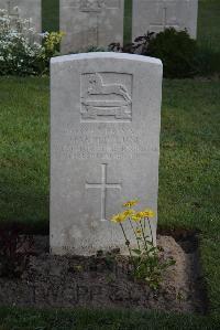 Coxyde Military Cemetery - Lund, Harold