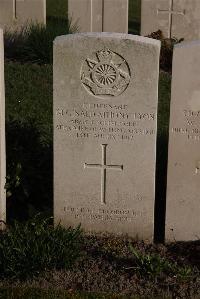 Coxyde Military Cemetery - Lyon, Reginald Anthony