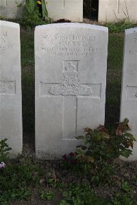 Coxyde Military Cemetery - Mabbutt, E