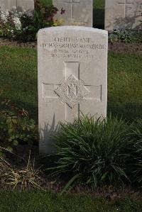 Coxyde Military Cemetery - MacKenzie, Thomas Graham