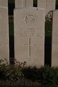 Coxyde Military Cemetery - MacK, Robert