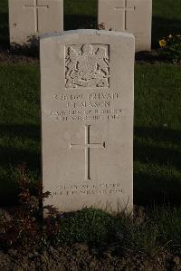 Coxyde Military Cemetery - Mason, James