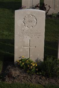 Coxyde Military Cemetery - Masterton, J L