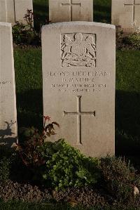 Coxyde Military Cemetery - Mather, D