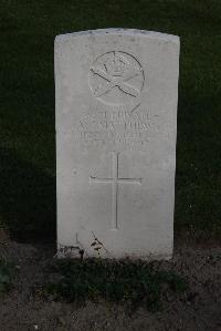 Coxyde Military Cemetery - Matthews, A J