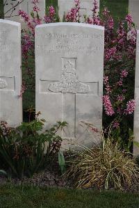 Coxyde Military Cemetery - Mayes, E