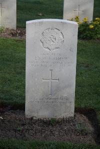 Coxyde Military Cemetery - Mayhew, Edward Reginald Wilfred