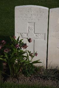 Coxyde Military Cemetery - McTavish, W