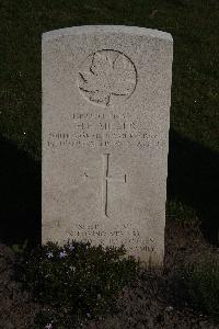 Coxyde Military Cemetery - Miller, Herman E.