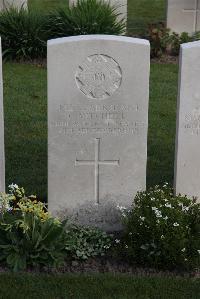 Coxyde Military Cemetery - Mitchell, G