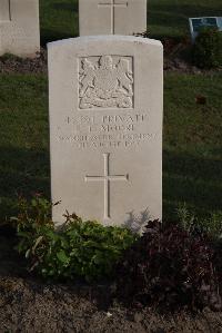 Coxyde Military Cemetery - Moore, Edward Thomas