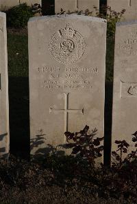 Coxyde Military Cemetery - Mort, Stafford Charles