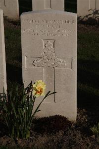 Coxyde Military Cemetery - Nash, E A