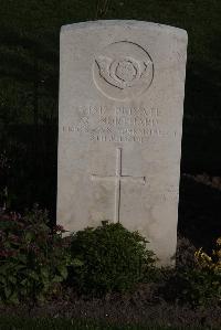 Coxyde Military Cemetery - Northard, Robert