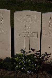 Coxyde Military Cemetery - Nunn, James Edwin