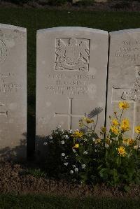 Coxyde Military Cemetery - Orritt, Henry