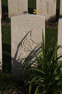 Coxyde Military Cemetery - Owen, John