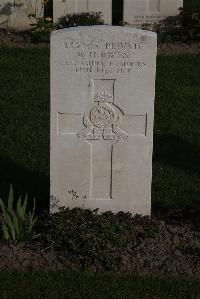 Coxyde Military Cemetery - Owen, W H