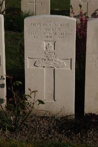 Coxyde Military Cemetery - Owens, J